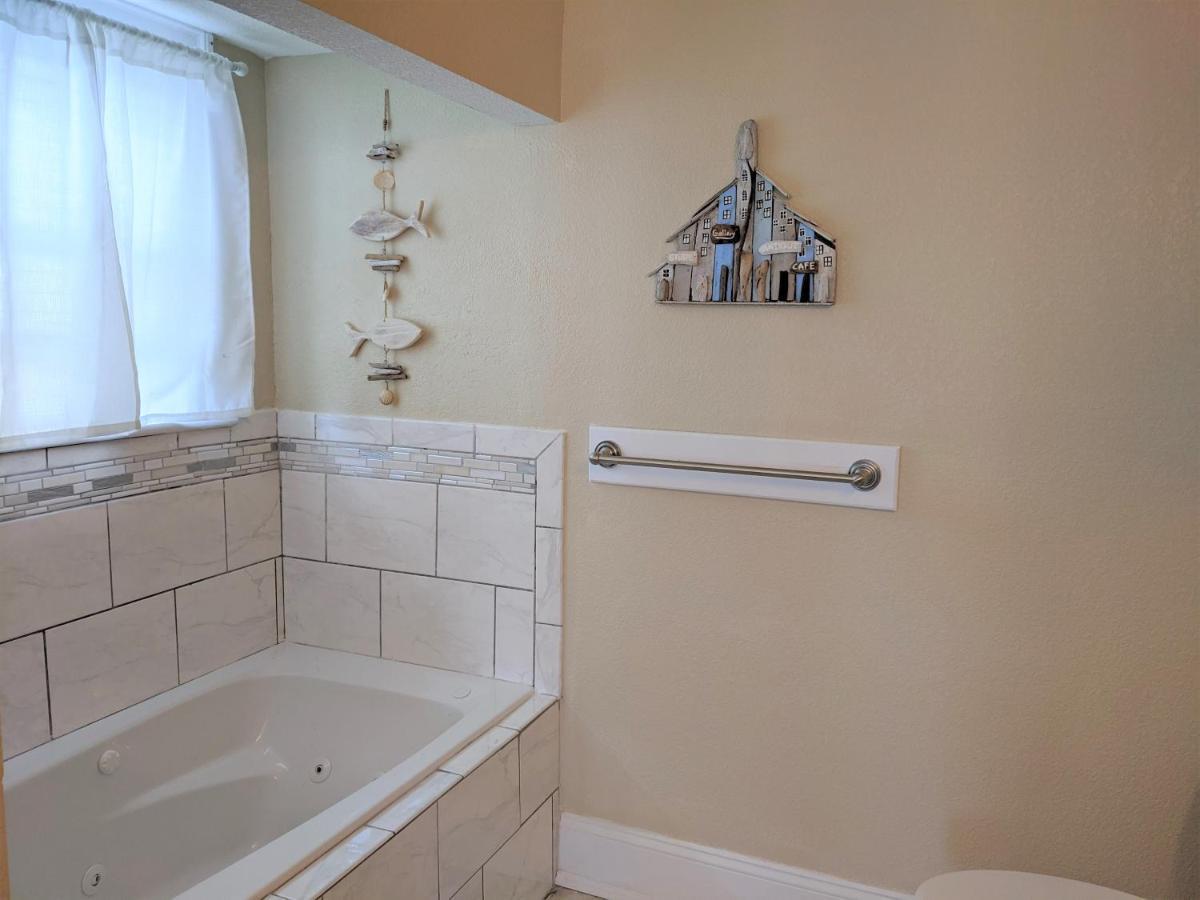 2508 Beach Rd, Semi-Oceanfront, Pool/Hot Tub Nags Head Bagian luar foto